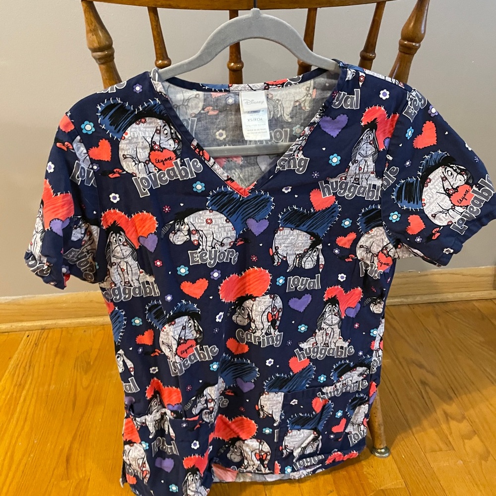 Scrub top